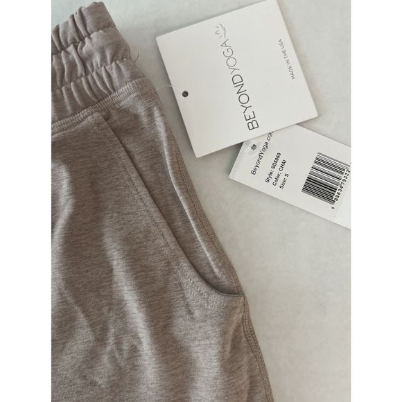 BEYOND YOGA SD5060 Women Sz Small CHAI/TAUPE WORKED UP SHORTS - Picture 6 of 7